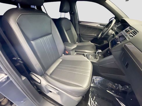 Used 2023 Volkswagen Tiguan SE R-Line image 18