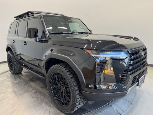 Used 2024 Lexus GX 550 image 1
