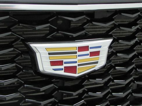 Used 2023 Cadillac XT4 Sport w/ Cold Weather Package AWD/4WD image 32