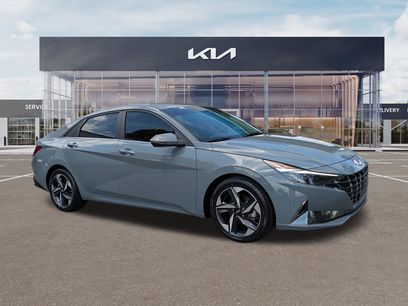 Used 2022 Hyundai Elantra SEL w/ Convenience + Premium Package