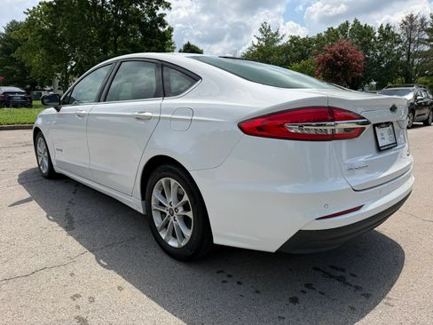 Used 2019 Ford Fusion SE FWD image 6
