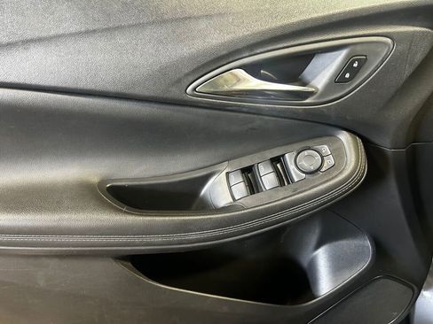 Used 2024 Buick Encore GX Sport Touring image 5