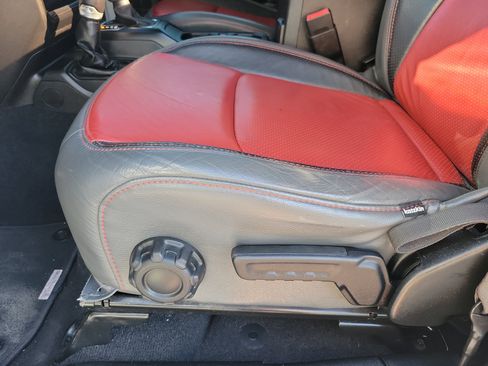 Used 2021 Jeep Gladiator Sport image 5