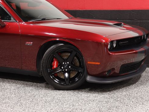 Used 2018 Dodge Challenger SRT w/ Technology Group RWD image 3