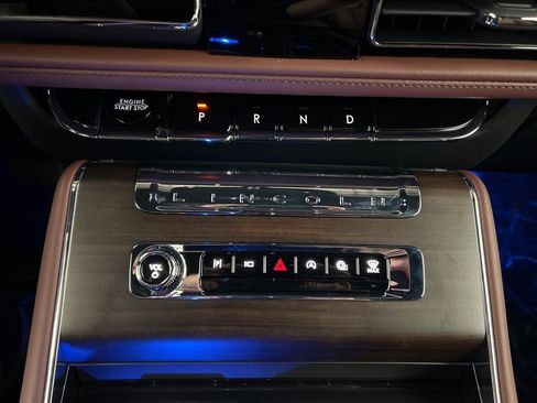 Used 2025 Lincoln Aviator Reserve image 15