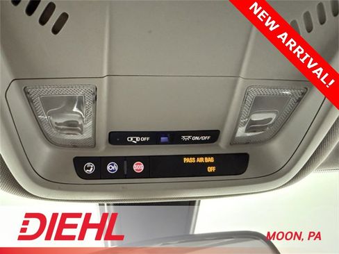 Used 2018 Chevrolet Malibu LT image 32