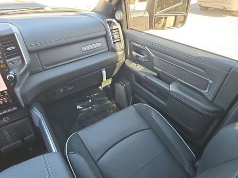 New 2026 RAM 3500 Laramie AWD/4WD image 13
