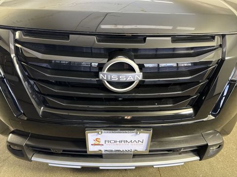 Certified 2023 Nissan Pathfinder Platinum w/ Lighting Package (N93) image 28