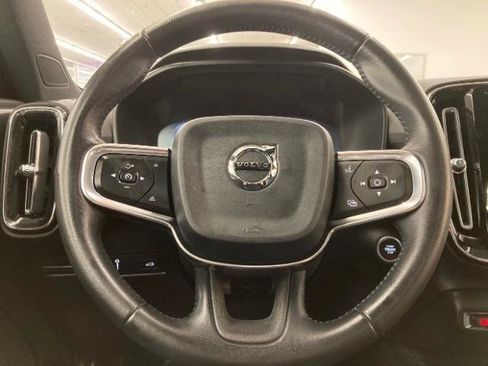 Used 2019 Volvo XC40 T5 Momentum AWD/4WD image 31