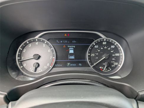 Used 2025 Nissan Frontier SV w/ SV Convenience Package image 23