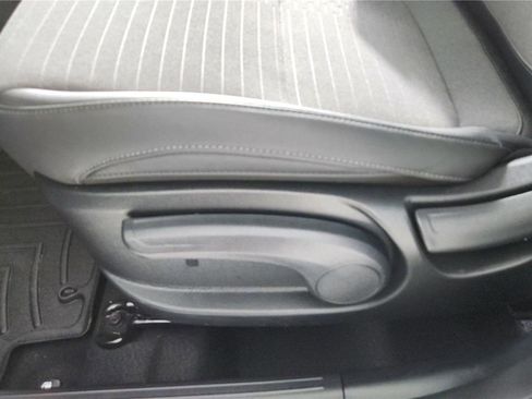 Used 2023 Kia Seltos S w/ Navigation Package image 29