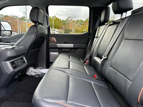 New 2026 Ford F250 Lariat w/ Black Appearance Package image 33