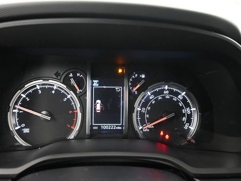 Used 2020 Toyota 4Runner Venture w/ Moonroof Package AWD/4WD image 19