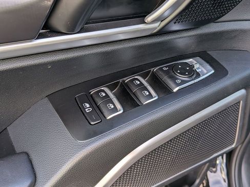 Used 2025 Kia Telluride S FWD image 13