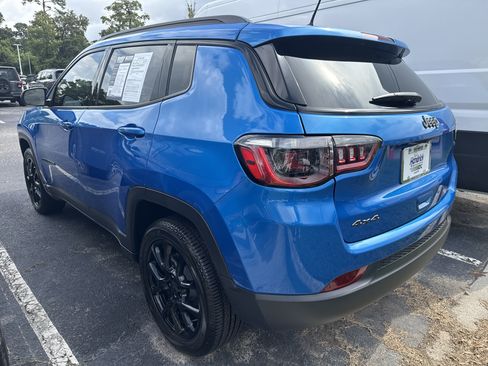 Used 2026 Jeep Compass Latitude AWD/4WD image 6