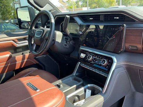 Certified 2024 GMC Sierra 2500 Denali Ultimate image 17