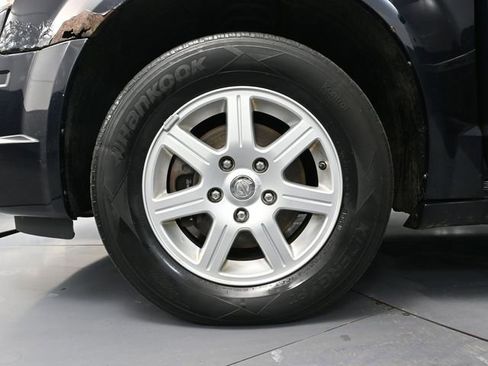 Used 2010 Chrysler Town & Country Touring Plus image 15