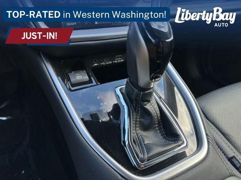 Used 2025 Subaru Outback Limited image 14