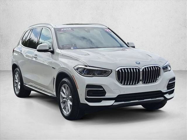 Certified 2023 BMW X5 xDrive45e w/ Executive Package AWD/4WD image 3