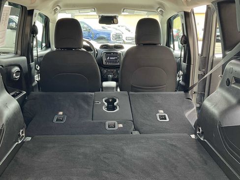 Used 2022 Jeep Renegade Latitude w/ Convenience Group image 62