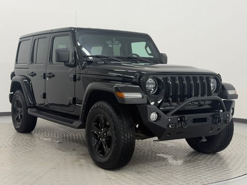 Used 2023 Jeep Wrangler Unlimited Sahara AWD/4WD image 7
