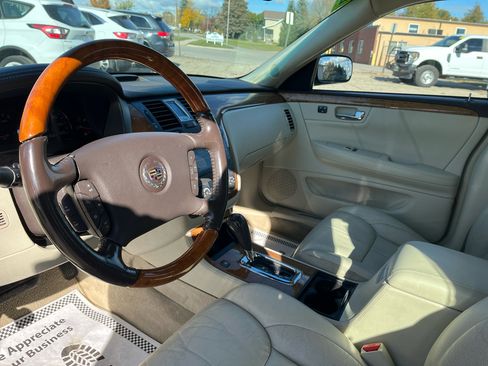 Used 2009 Cadillac DTS w/ Platinum Edition image 13