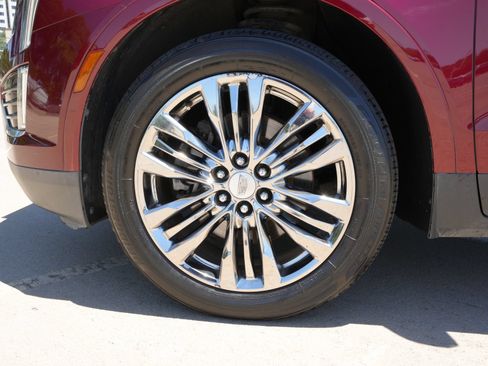 Used 2018 Cadillac XT5 Luxury w/ Driver Awareness Package FWD image 29