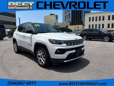 Used 2025 Jeep Compass Limited AWD/4WD image 1