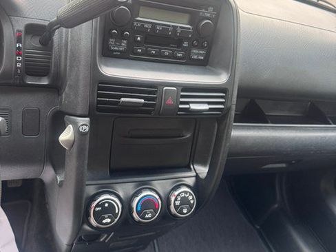 Used 2004 Honda CR-V LX image 18