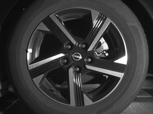 Used 2025 Nissan Sentra SV image 14