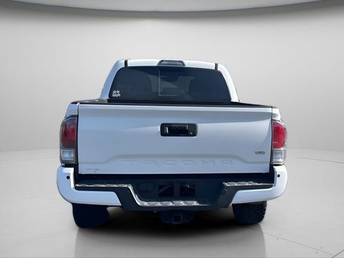Used 2021 Toyota Tacoma TRD Off-Road w/ Technology Package AWD/4WD image 5