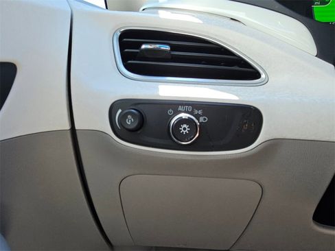 Used 2020 Chevrolet Bolt Premier w/ Infotainment Package image 32