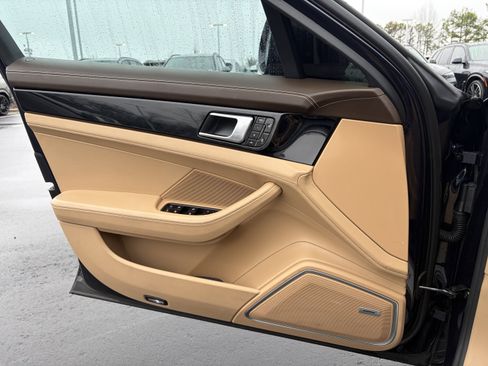 Used 2018 Porsche Panamera 4 w/ Premium Package Plus image 12