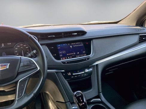 Used 2024 Cadillac XT5 Luxury AWD/4WD image 5