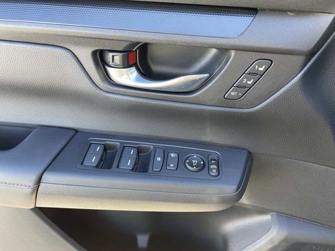 Used 2025 Honda CR-V Sport-L image 16