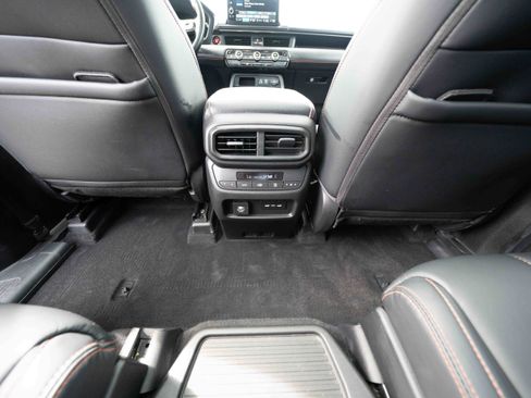 Used 2024 Honda Pilot TrailSport image 22