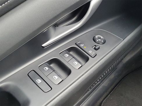 Used 2024 Hyundai Elantra SEL w/ Convenience Package image 15