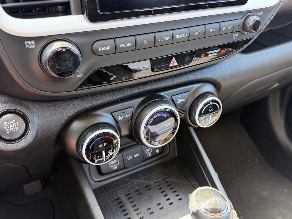 Certified 2025 Hyundai Venue Limited FWD image 22