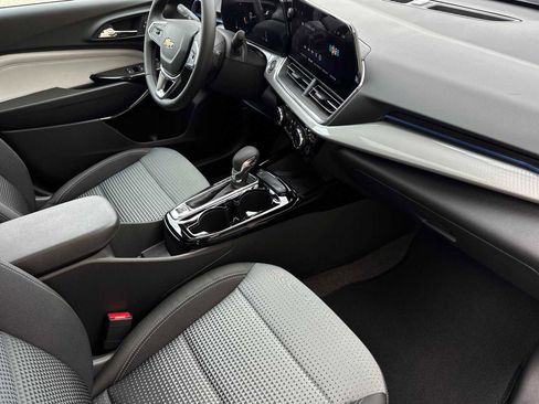 New 2026 Chevrolet Trax LT w/ Sunroof Package image 16