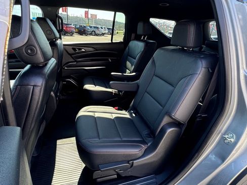 Used 2025 Chevrolet Traverse Z71 w/ Enhanced Driving Package image 16