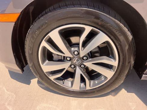 Used 2024 Honda Odyssey Touring image 9