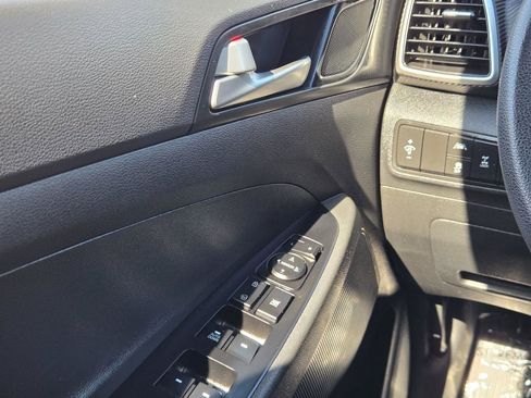 Used 2019 Hyundai Tucson SE AWD/4WD image 28