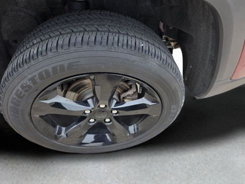 Used 2024 Jeep Grand Cherokee Altitude image 15