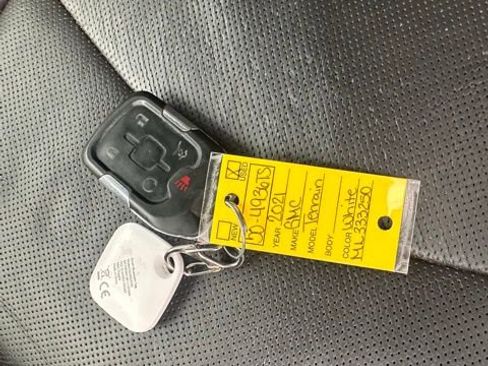 Used 2021 GMC Terrain SLT image 27