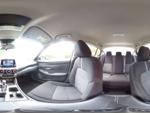 Used 2025 Nissan Sentra SV FWD image 40