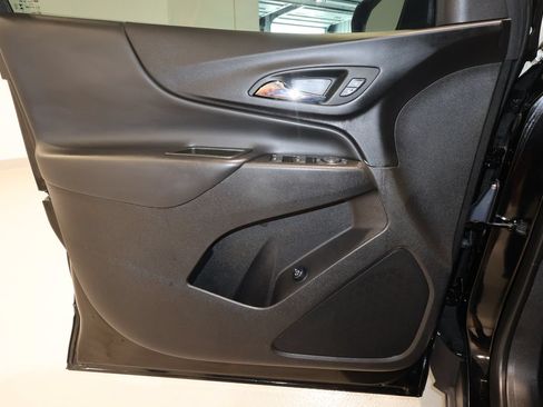 Used 2024 Chevrolet Equinox LT FWD image 21