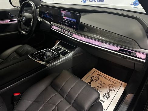 Used 2024 BMW i7 xDrive60 w/ Executive Package image 26