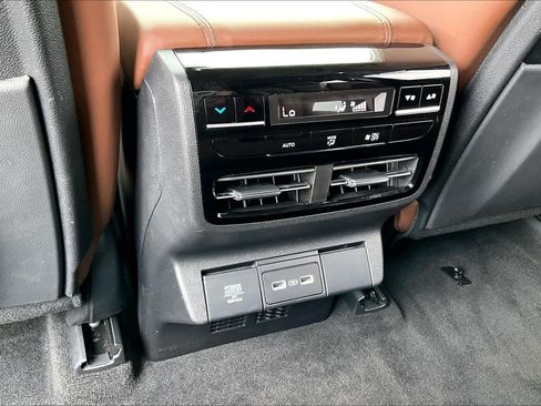 Used 2024 Acura MDX SH-AWD w/ Technology Package image 36