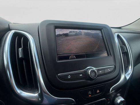Used 2022 Chevrolet Equinox LT AWD/4WD image 16