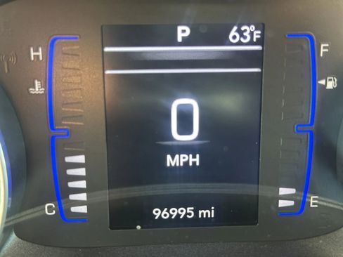 Used 2020 Chrysler Pacifica Touring-L FWD image 20